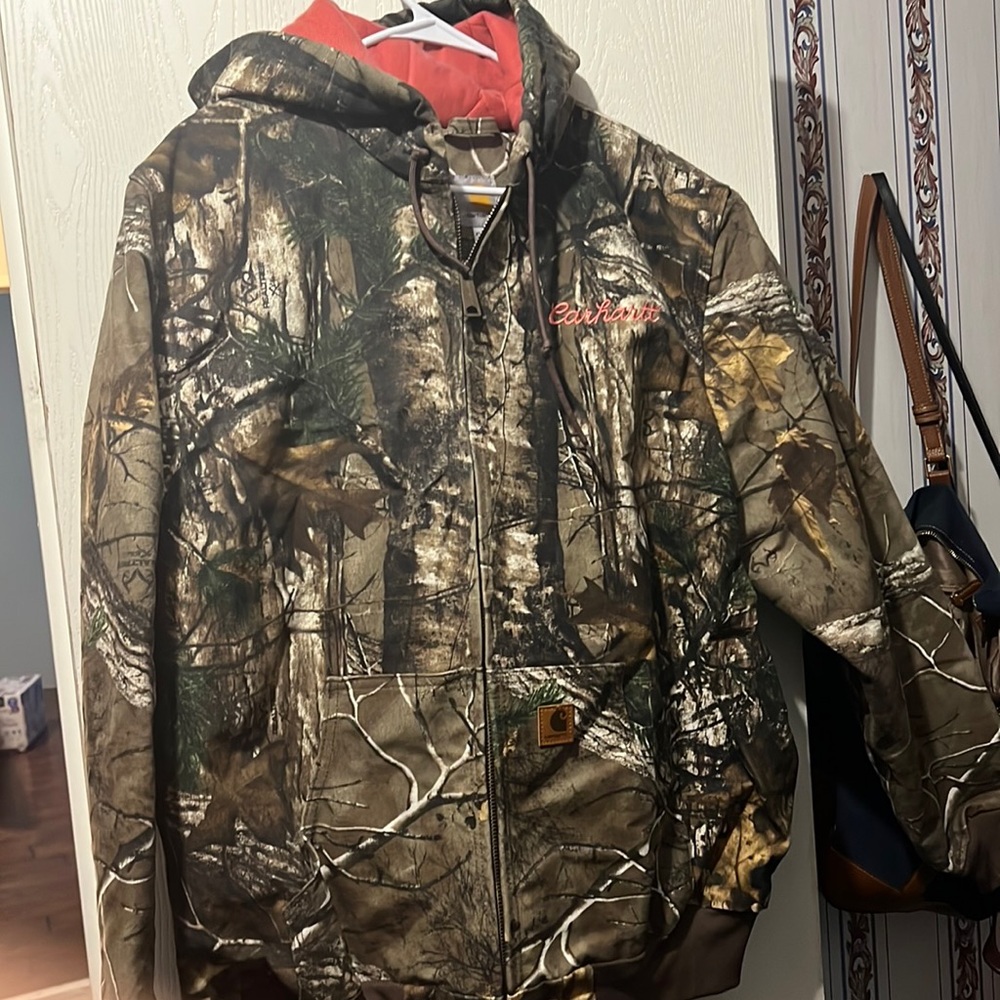 Carhartt women’s camo jacket